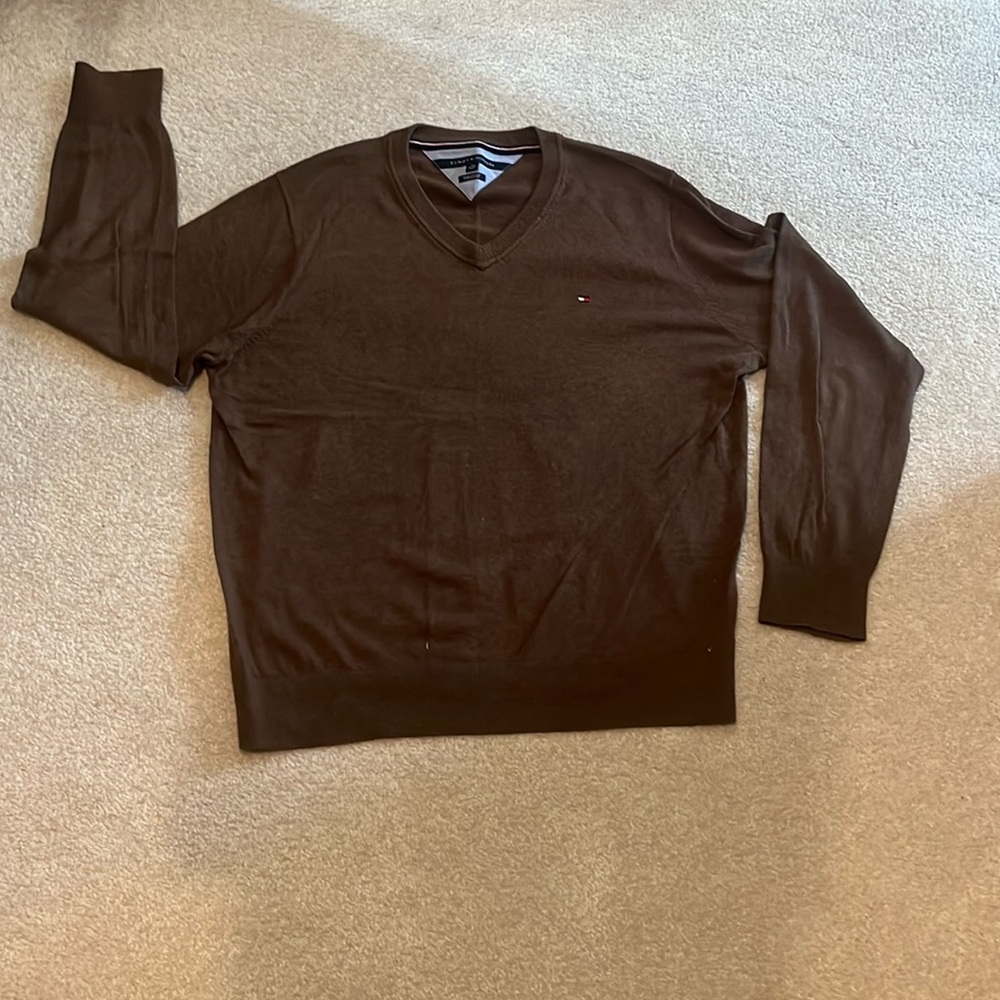 Men’s Tommy Hilfiger Brown V-Neck Sweater.